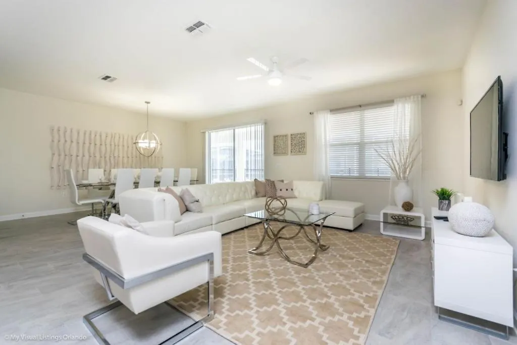 Lyon King Close To Tourist Attractions location