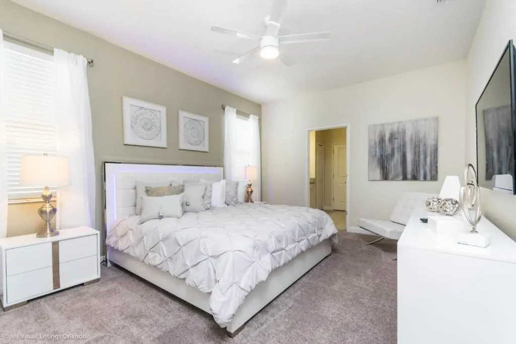 Lyon King Close To Tourist Attractions Davenport Holiday home