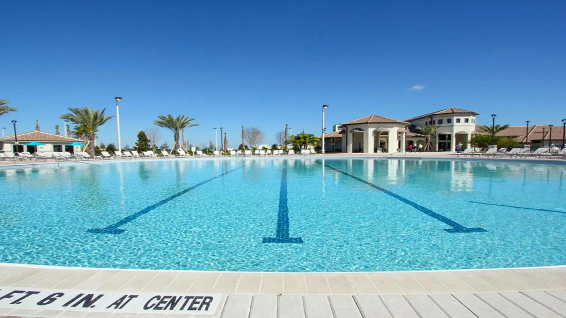 Lyon King Close To Tourist Attractions Davenport