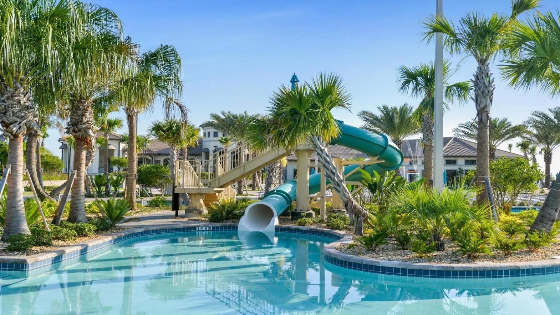 Lyon King Close To Tourist Attractions Davenport
